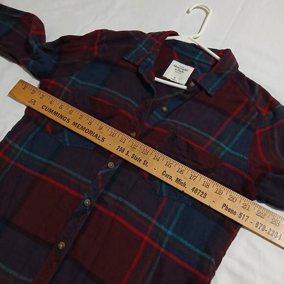 Abercrombie & Fitch New York Med Men's Flannel Maroon/Black Button-Up - Picture 8 of 12